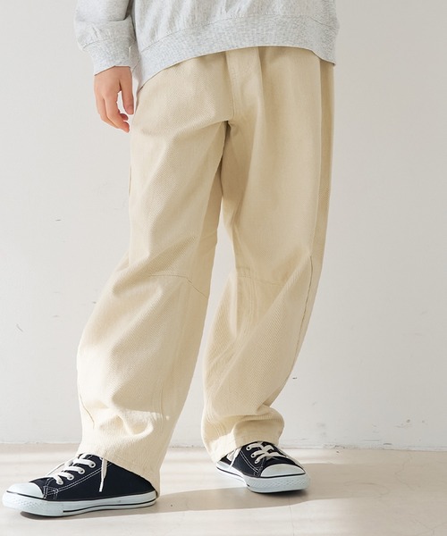 coca（coca）（コカ）の「キッズ　ケミカル加工デニムカーブパンツ（デニムパンツ・キッズ・ブラック/ブルー/ライトブルー/ライトベージュ・130/120/150/140）」の2枚目の写真