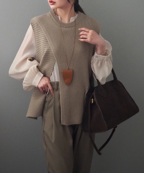 LAULEN（ローレン）の「slit design lib knit vest /スリット入りリブニット オーバーサイズ ベスト（ベスト・レディース・ベージュ/オートミール/ブラック・FREE）」の3枚目の写真