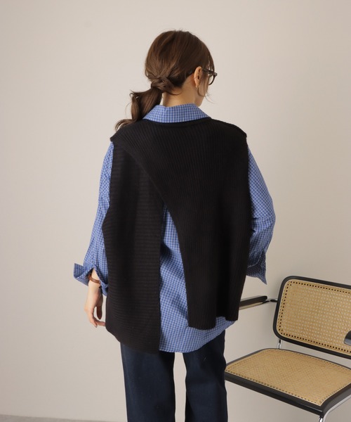 LAULEN（ローレン）の「slit design lib knit vest /スリット入りリブニット オーバーサイズ ベスト（ベスト・レディース・ベージュ/オートミール/ブラック・FREE）」の5枚目の写真