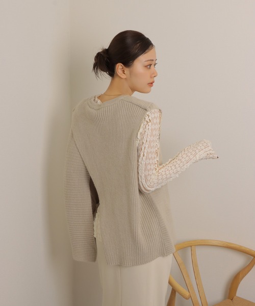 LAULEN（ローレン）の「slit design lib knit vest /スリット入りリブニット オーバーサイズ ベスト（ベスト・レディース・ベージュ/オートミール/ブラック・FREE）」の8枚目の写真