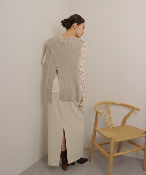 LAULEN（ローレン）の「slit design lib knit vest /スリット入りリブニット オーバーサイズ ベスト（ベスト・レディース・ベージュ/オートミール/ブラック・FREE）」の11枚目の写真