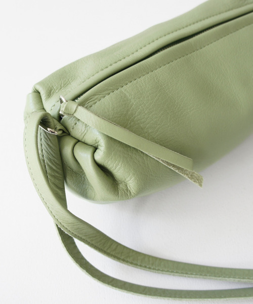 TIDEWAY（タイドウェイ）の「MASSU PLUMP SHOULDER（ショルダーバッグ・レディース・ブラック/グレー/カーキ/ブルー/レモンイエロー・FREE）」の11枚目の写真