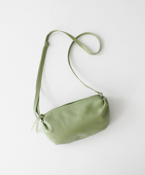 TIDEWAY（タイドウェイ）の「MASSU PLUMP SHOULDER（ショルダーバッグ・レディース・ブラック/グレー/カーキ/ブルー/レモンイエロー・FREE）」の9枚目の写真