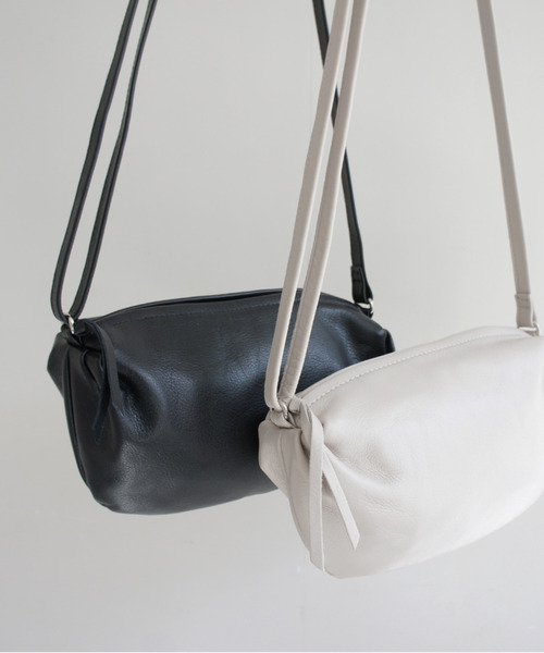 TIDEWAY（タイドウェイ）の「MASSU PLUMP SHOULDER（ショルダーバッグ・レディース・ブラック/グレー/カーキ/ブルー/レモンイエロー・FREE）」の8枚目の写真