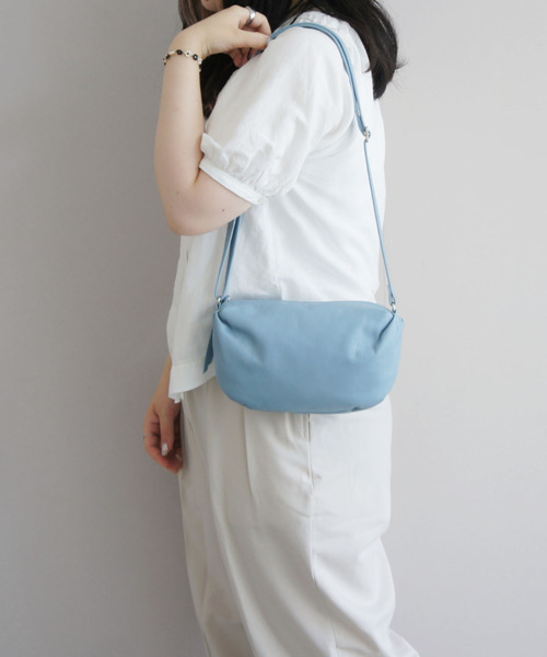 TIDEWAY（タイドウェイ）の「MASSU PLUMP SHOULDER（ショルダーバッグ・レディース・ブラック/グレー/カーキ/ブルー/レモンイエロー・FREE）」の16枚目の写真