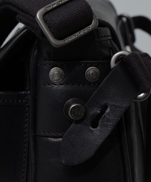 Hunting World(ハンティングワールド)の「HUNTING WORLD / レザー キャリーオール S(トートバッグ・メンズ・ブラック・ONE SIZE)」の8枚目の写真