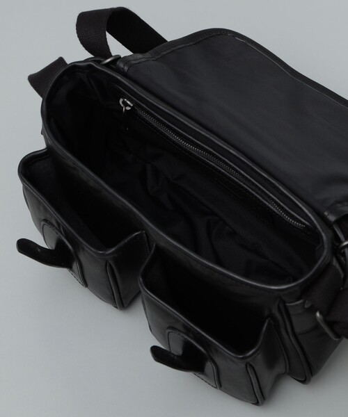 Hunting World(ハンティングワールド)の「HUNTING WORLD / レザー キャリーオール S(トートバッグ・メンズ・ブラック・ONE SIZE)」の9枚目の写真