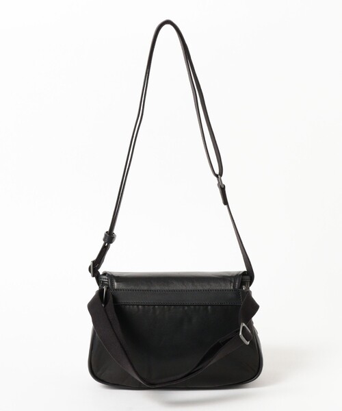 Hunting World(ハンティングワールド)の「HUNTING WORLD / レザー キャリーオール S(トートバッグ・メンズ・ブラック・ONE SIZE)」の12枚目の写真