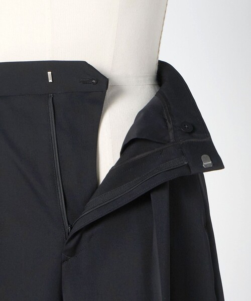 LOEFF（ロエフ）の「＜LOEFF＞ギャバジン  バギーパンツ（その他パンツ・レディース・ブラック/グレー・0/1/00）」の10枚目の写真