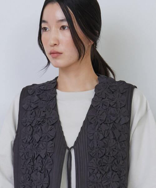 conges payes ADIEU TRISTESSE(コンジェ ペイエ アデュートリステス)の「インドコットンサテンベスト(ベスト・レディース・チャコールグレー/オフホワイト・38)」の15枚目の写真