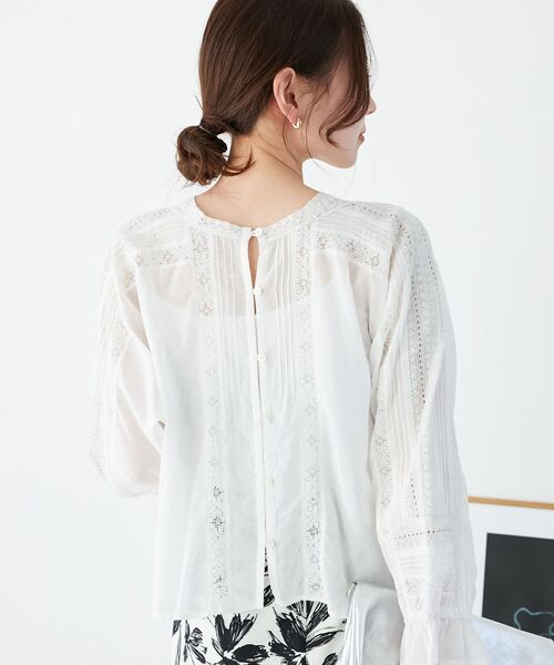 le.coeur blanc(ルクールブラン)の「《手洗い可能》Fanakaリバーレースブラウス(シャツ/ブラウス・レディース・オフホワイト/ブルー・38)」の14枚目の写真