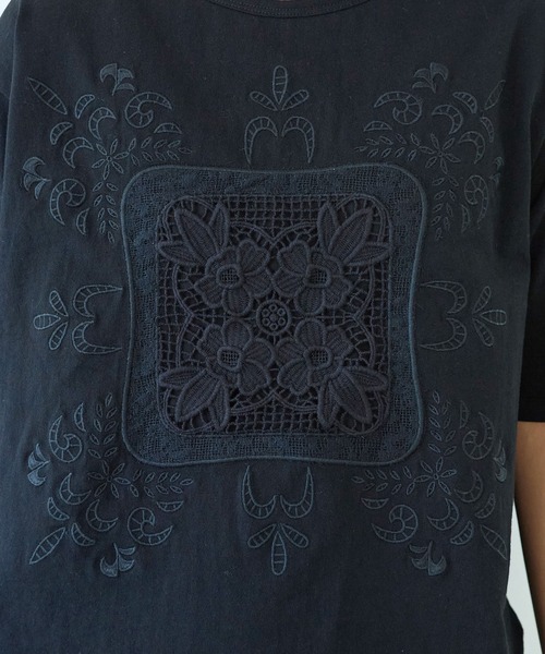 yuni(ユニ )の「コットンレース刺繍Tシャツ(Tシャツ/カットソー・レディース・ホワイト/ブラック・FREE)」の17枚目の写真