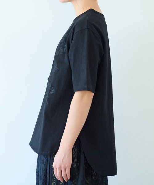 美品　現行モデル　45R コットン ドルマン レース ビッグRロゴ刺繍Tシャツ ロゴグラフィック 半袖Tシャツ｜半袖｜ニコル公式通販サイト