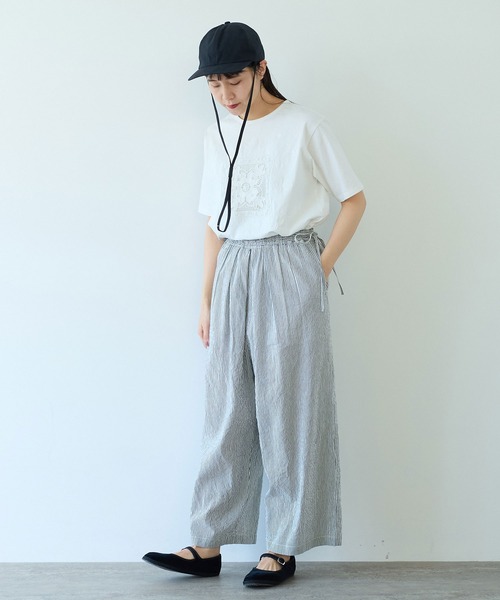 yuni(ユニ )の「コットンレース刺繍Tシャツ(Tシャツ/カットソー・レディース・ホワイト/ブラック・FREE)」の7枚目の写真