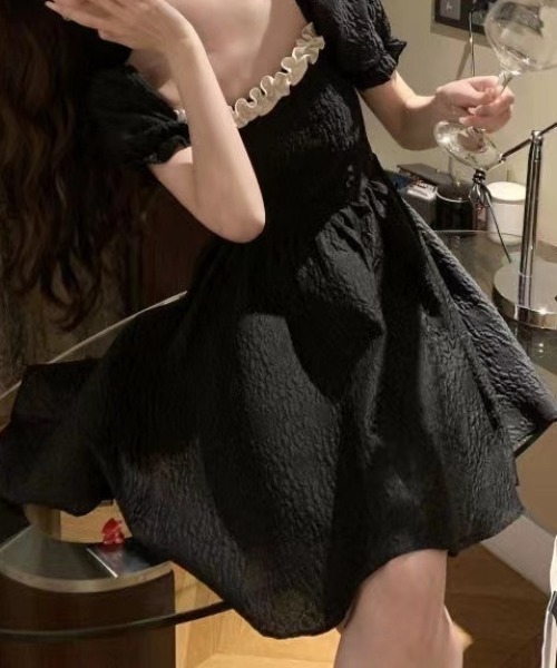 Mejoul(メジュール)の「スクエアネックバッグオープン リボンワンピース(ワンピース・レディース・ブラック・M/L)」の9枚目の写真