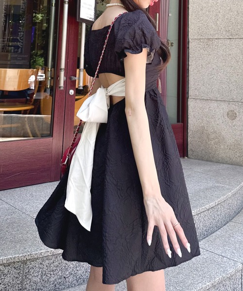 Mejoul(メジュール)の「スクエアネックバッグオープン リボンワンピース(ワンピース・レディース・ブラック・M/L)」の20枚目の写真