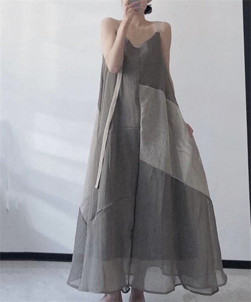 FREE STYLISTS(フリー スタイリスト)の「バイカラー切り替えマキシキャミワンピース(ワンピース・レディース・ベージュ系/グレー系・L/M)」の1枚目の写真