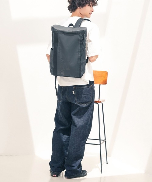 JEANS MATE(ジーンズメイト)の「【Dual Master/デュアルマスター】ターポリンスクエアバックパック(バックパック/リュック・メンズ・ブラック/シルバー・FREE)」の9枚目の写真