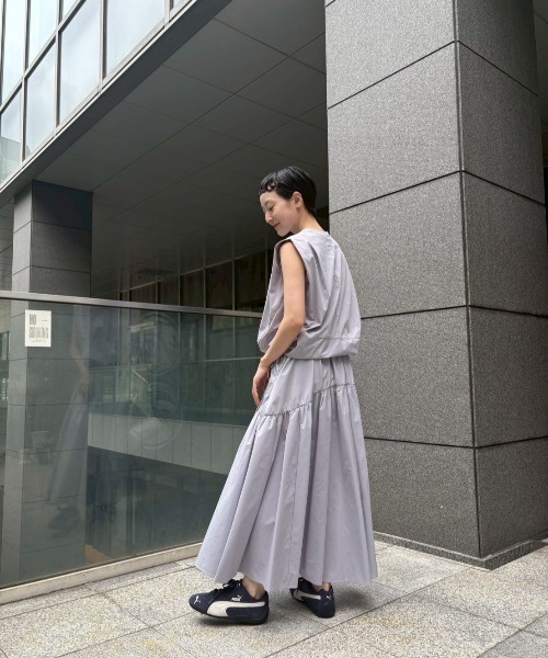 emmi(エミ)の「カットセットワンピース(ワンピース・レディース・ライトベージュ/ライトブルー/ブラック・0/1)」の4枚目の写真