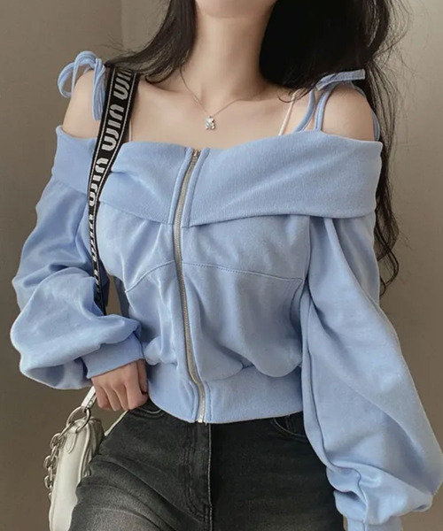 VIVID LADY(ビビッドレディー)の「肩紐付き ジップアップ オフショルダートレーナー(スウェット・レディース・アイボリー/ブラック/ライトブルー・FREE)」の3枚目の写真