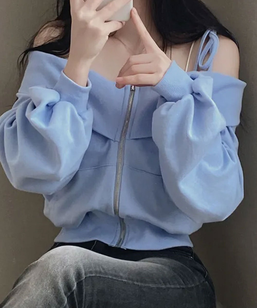 VIVID LADY(ビビッドレディー)の「肩紐付き ジップアップ オフショルダートレーナー(スウェット・レディース・アイボリー/ブラック/ライトブルー・FREE)」の20枚目の写真