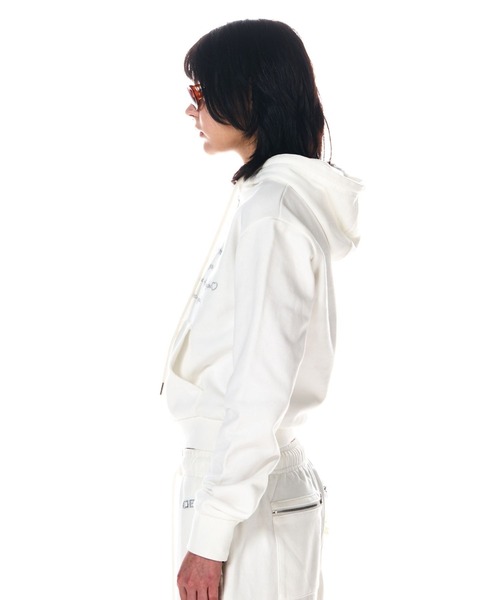トップス BEEDEN EMBROIDERY JUST FIT ZIP HOODIE BEEDEN（ビーデン）の「EMBROIDERY JUST FIT ZIP HOODIE（パーカー