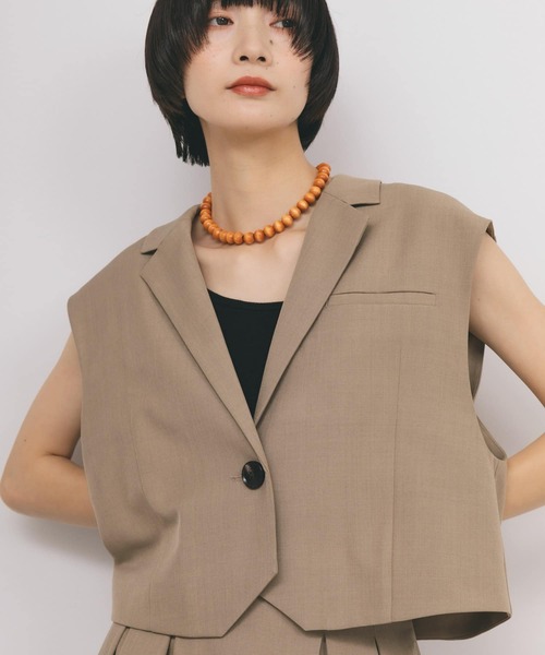 KBF（ケイビーエフ）の「ルーズテーラードベスト（その他アウター・レディース・ベージュ系その他/ブラック・ONE）」の2枚目の写真