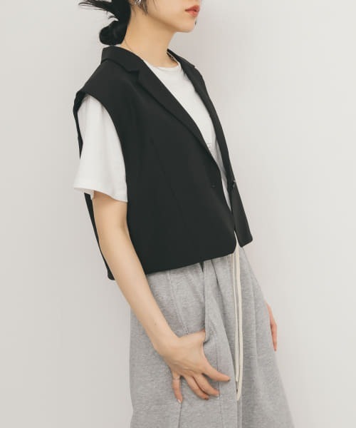 KBF（ケイビーエフ）の「ルーズテーラードベスト（その他アウター・レディース・ベージュ系その他/ブラック・ONE）」の5枚目の写真