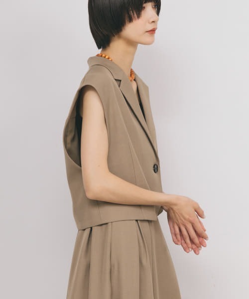 KBF（ケイビーエフ）の「ルーズテーラードベスト（その他アウター・レディース・ベージュ系その他/ブラック・ONE）」の15枚目の写真