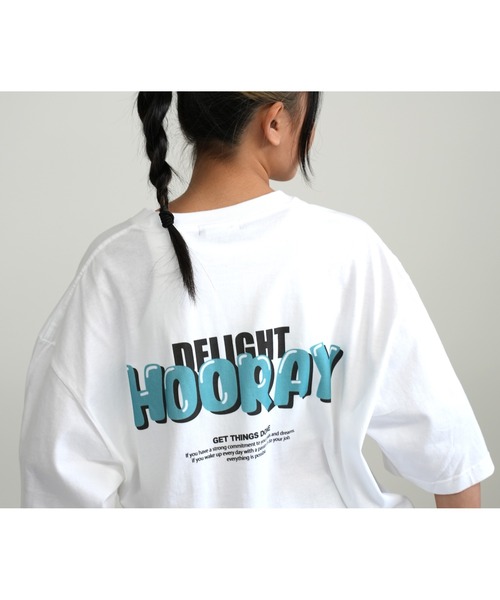 BASIS(ベイシス)の「バックデライトロゴ ビッグシルエット ユニセックス Tシャツ(Tシャツ/カットソー・レディース・ホワイト×グリーン/ホワイト×ブルー/ホワイト×ピンク・MEDIUM/LARGE)」の4枚目の写真
