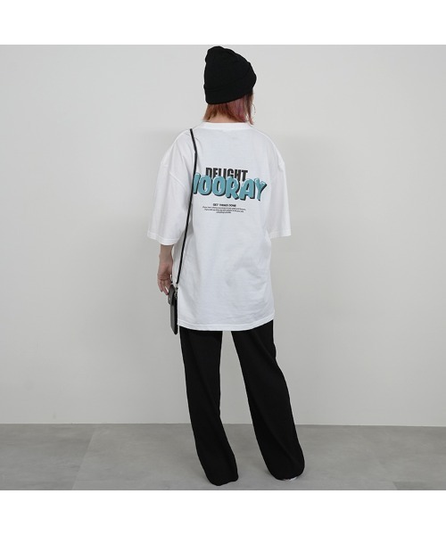 BASIS(ベイシス)の「バックデライトロゴ ビッグシルエット ユニセックス Tシャツ(Tシャツ/カットソー・レディース・ホワイト×グリーン/ホワイト×ブルー/ホワイト×ピンク・MEDIUM/LARGE)」の21枚目の写真