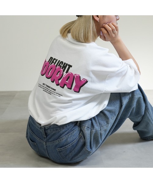 BASIS(ベイシス)の「バックデライトロゴ ビッグシルエット ユニセックス Tシャツ(Tシャツ/カットソー・レディース・ホワイト×グリーン/ホワイト×ブルー/ホワイト×ピンク・MEDIUM/LARGE)」の6枚目の写真