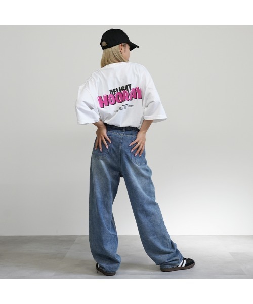 BASIS(ベイシス)の「バックデライトロゴ ビッグシルエット ユニセックス Tシャツ(Tシャツ/カットソー・レディース・ホワイト×グリーン/ホワイト×ブルー/ホワイト×ピンク・MEDIUM/LARGE)」の10枚目の写真