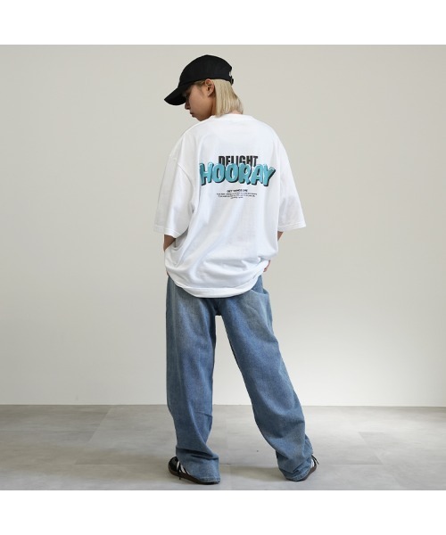 BASIS(ベイシス)の「バックデライトロゴ ビッグシルエット ユニセックス Tシャツ(Tシャツ/カットソー・レディース・ホワイト×グリーン/ホワイト×ブルー/ホワイト×ピンク・MEDIUM/LARGE)」の18枚目の写真