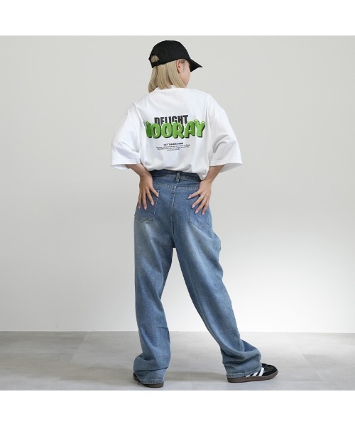 BASIS(ベイシス)の「バックデライトロゴ ビッグシルエット ユニセックス Tシャツ(Tシャツ/カットソー・レディース・ホワイト×グリーン/ホワイト×ブルー/ホワイト×ピンク・MEDIUM/LARGE)」の22枚目の写真