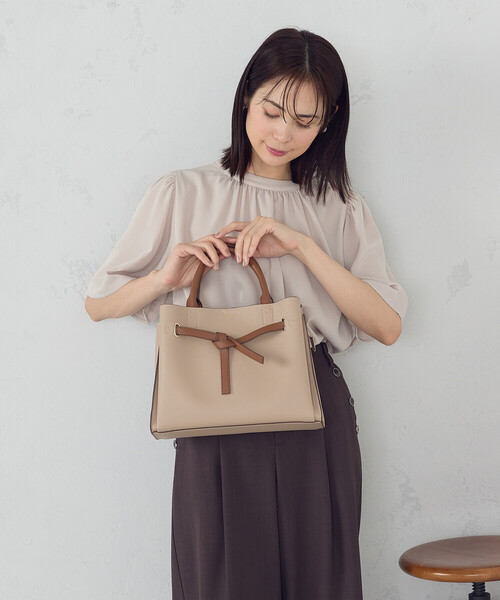 COMME CA ISM（コムサイズム）の「リボンあおりトートバッグ（トートバッグ・レディース・ベージュ/グレー/ブラック・FREE）」の4枚目の写真