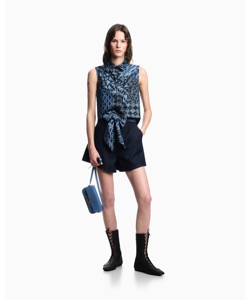 EMPORIO ARMANI（エンポリオアルマーニ）の「【エンポリオ アルマーニ】ハイライズ ショートパンツ J77 デニム プリントサッシュ（デニムパンツ・レディース・インディゴブルー・28inch/25inch/26inch）」の3枚目の写真