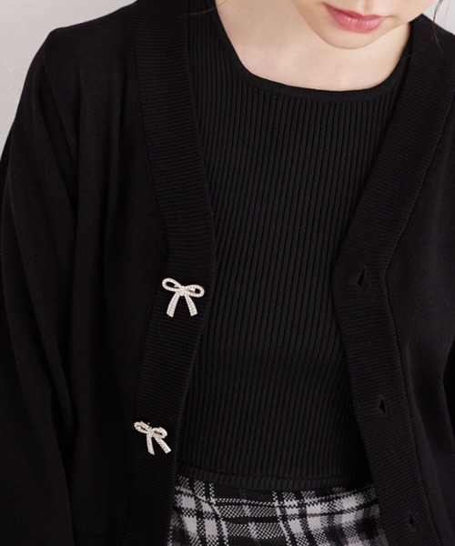 tocco closet(トッコ クローゼット)の「取り外し可能なビジューリボン付きカーディガン(カーディガン/ボレロ・レディース・ブラック/ホワイト/ピンク・M)」の14枚目の写真