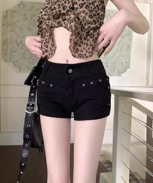 刺繍スタッズ付きダークデニムショートパンツ 24インチ セール】Studded denim shorts / スタッズ デニムショートパンツ