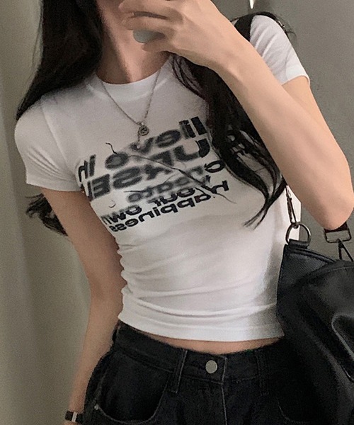 HALEY PESCA(ヘーリーペスカ)の「HALEY PESCA/フロントロゴ グラフィックプリントTシャツ(Tシャツ/カットソー・レディース・ブラック/ホワイト・SMALL/MEDIUM)」の5枚目の写真