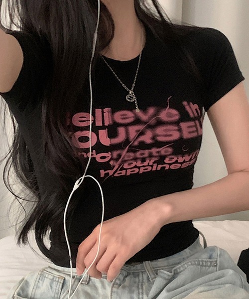 HALEY PESCA(ヘーリーペスカ)の「HALEY PESCA/フロントロゴ グラフィックプリントTシャツ(Tシャツ/カットソー・レディース・ブラック/ホワイト・SMALL/MEDIUM)」の12枚目の写真
