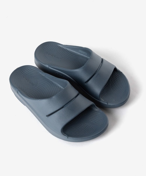 OOFOS(ウーフォス)の「OOFOS OOahh SLIDE SUNDLE ウーフォス スライドサンダル サンダル(サンダル・メンズ・ブルー系その他2/ブルー系その他・26/25/24/28/29/27/23)」の7枚目の写真
