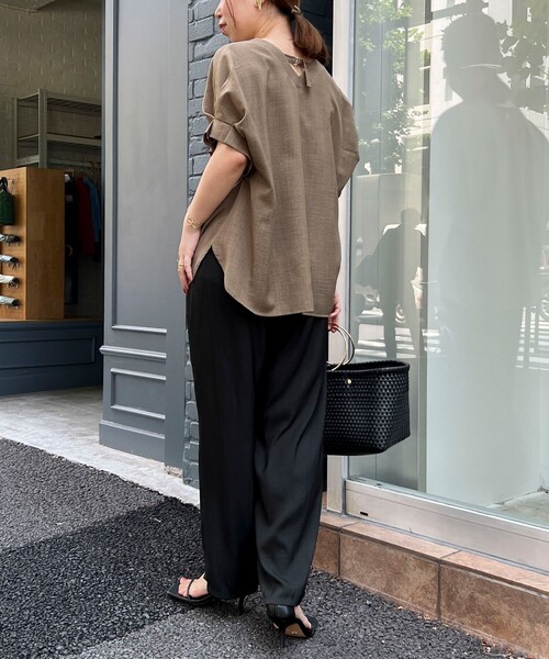 MICO COULIER(ミコクリエ)の「サップタンブラーシャツ(シャツ/ブラウス・レディース・キャメル/ラベンダー/チャコールグレー/グレイッシュベージュ・38)」の8枚目の写真