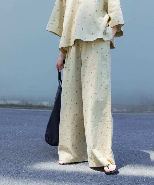 かぐれ（カグレ）の「小花刺繍イージーパンツ（その他パンツ・レディース・ブラック/イエロー・FREE）」の18枚目の写真