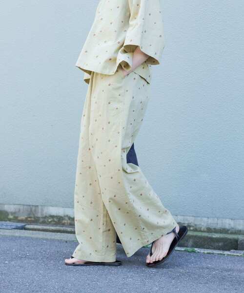 かぐれ（カグレ）の「小花刺繍イージーパンツ（その他パンツ・レディース・ブラック/イエロー・FREE）」の21枚目の写真