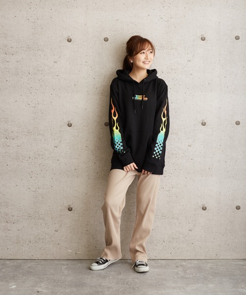 B'day(ビーデイ)の「VANS M GLOW FLAME プルPK VN0A541BBLK(パーカー・メンズ・ブラック・X-SMALL)」の1枚目の写真