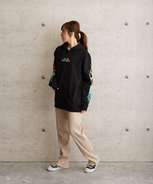 B'day(ビーデイ)の「VANS M GLOW FLAME プルPK VN0A541BBLK(パーカー・メンズ・ブラック・X-SMALL)」の2枚目の写真
