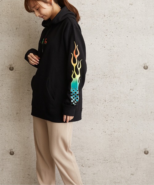 B'day(ビーデイ)の「VANS M GLOW FLAME プルPK VN0A541BBLK(パーカー・メンズ・ブラック・X-SMALL)」の8枚目の写真