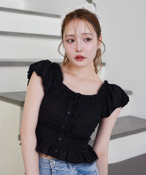 one after another NICE CLAUP（ワンアフターアナザーナイスクラップ）の「シャーリングブラウス（シャツ/ブラウス・レディース・ブラック/ホワイト/サックスブルー・FREE）」の2枚目の写真