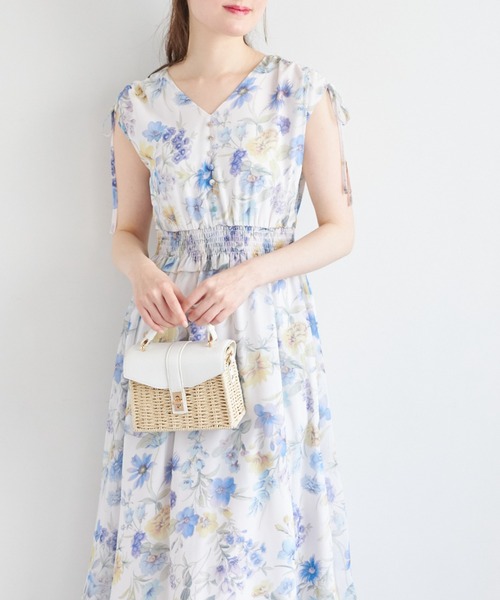 新品♡トッコクローゼット♡肩ドロストリボンフラワーシャーリングワンピース　ピンク トッコクローゼット tocco closet 肩ドロストリボン付きフラワー